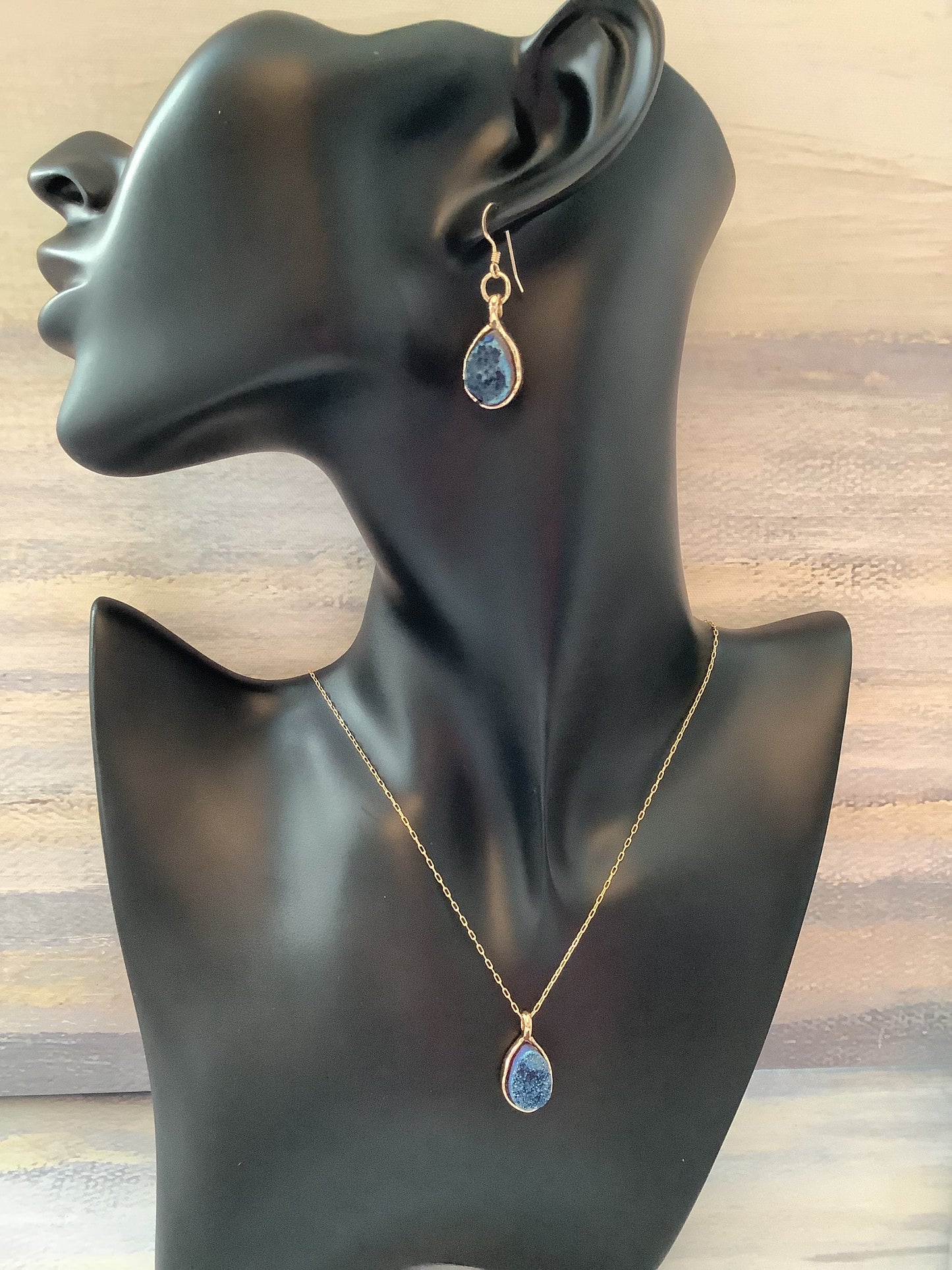 Elegance Reimagined: Blue Druzy Stone Necklace and Earrings Set